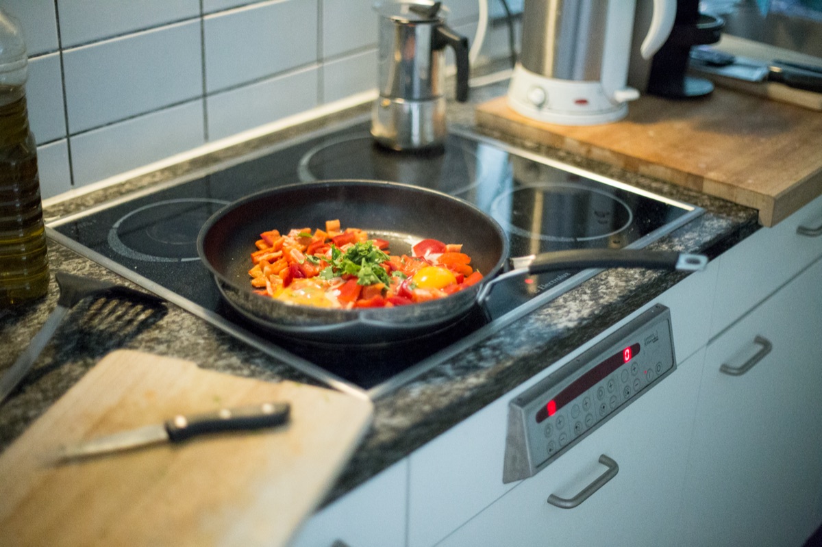 utensilios de cocina para cocinar arroz frito