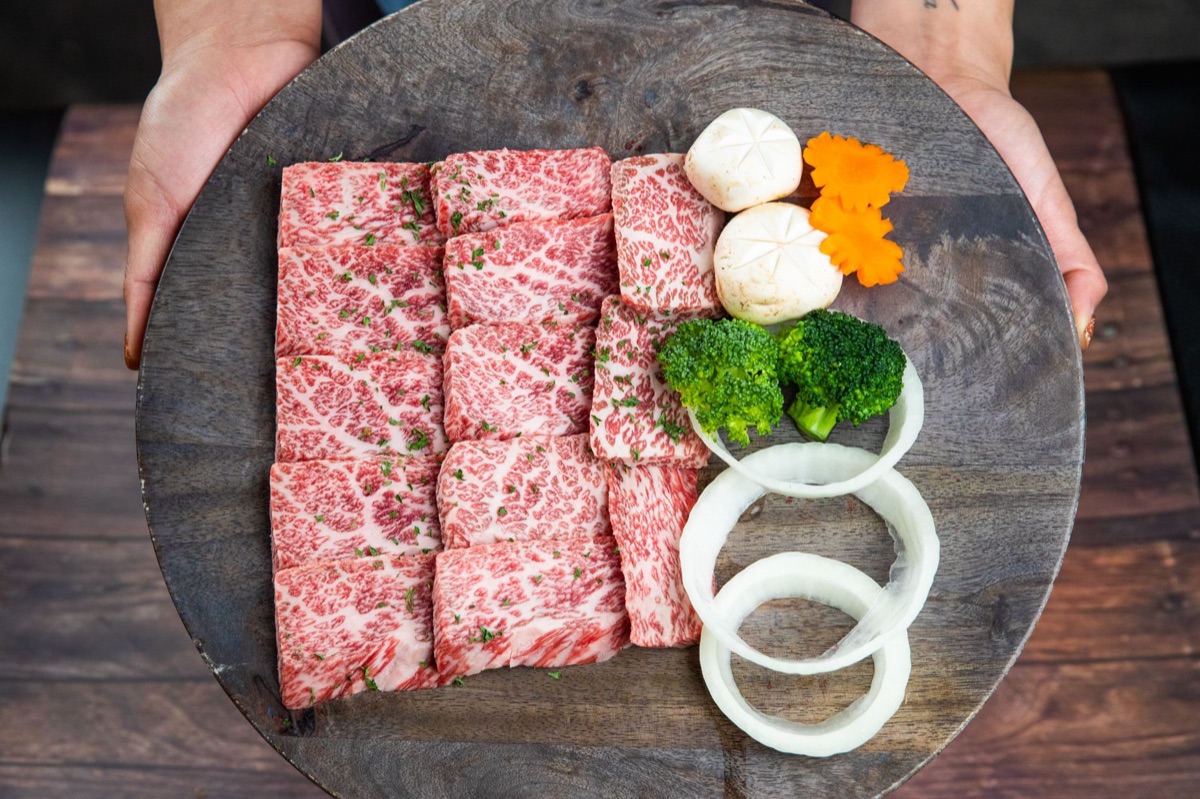 variedad de cortes de carne de res cruda de alta calidad